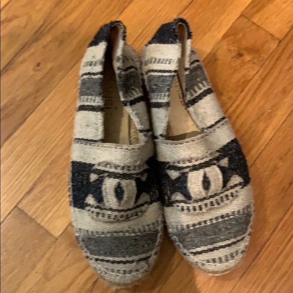 CHANEL Shoes - Chanel flat espadrilles